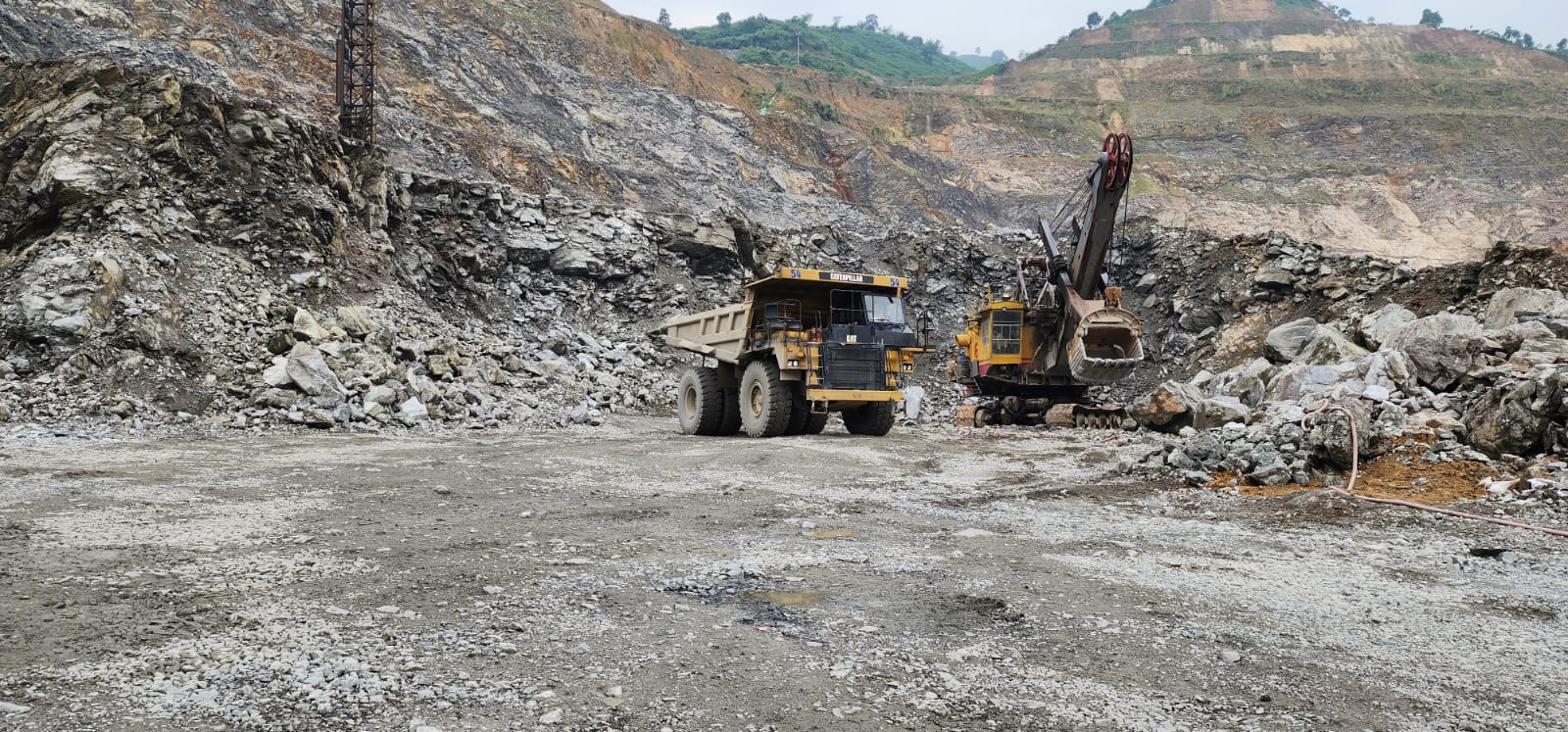 dummy-Magna-Tyres_MA04_24.00R35_003niet-gebruikt