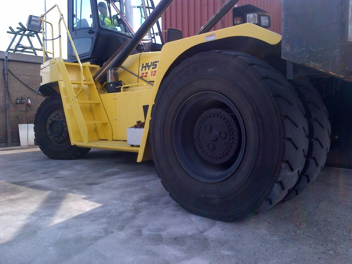 dummy-BCTN-Hyster-H2200XM12EC-20130830-01